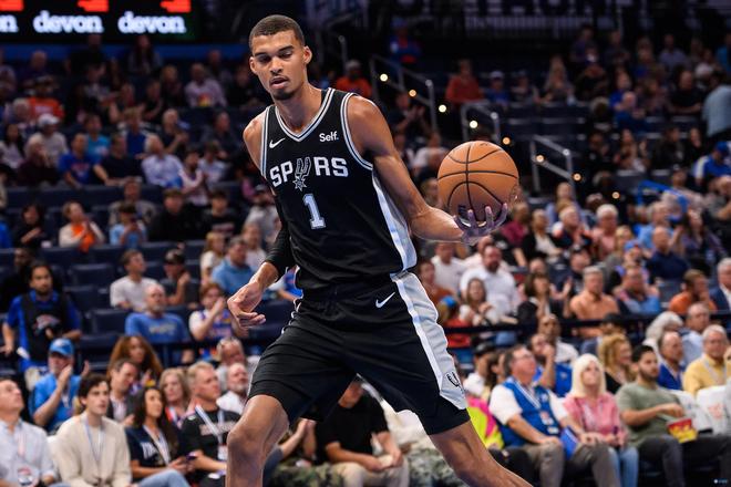 托马斯与篮 托马斯与篮